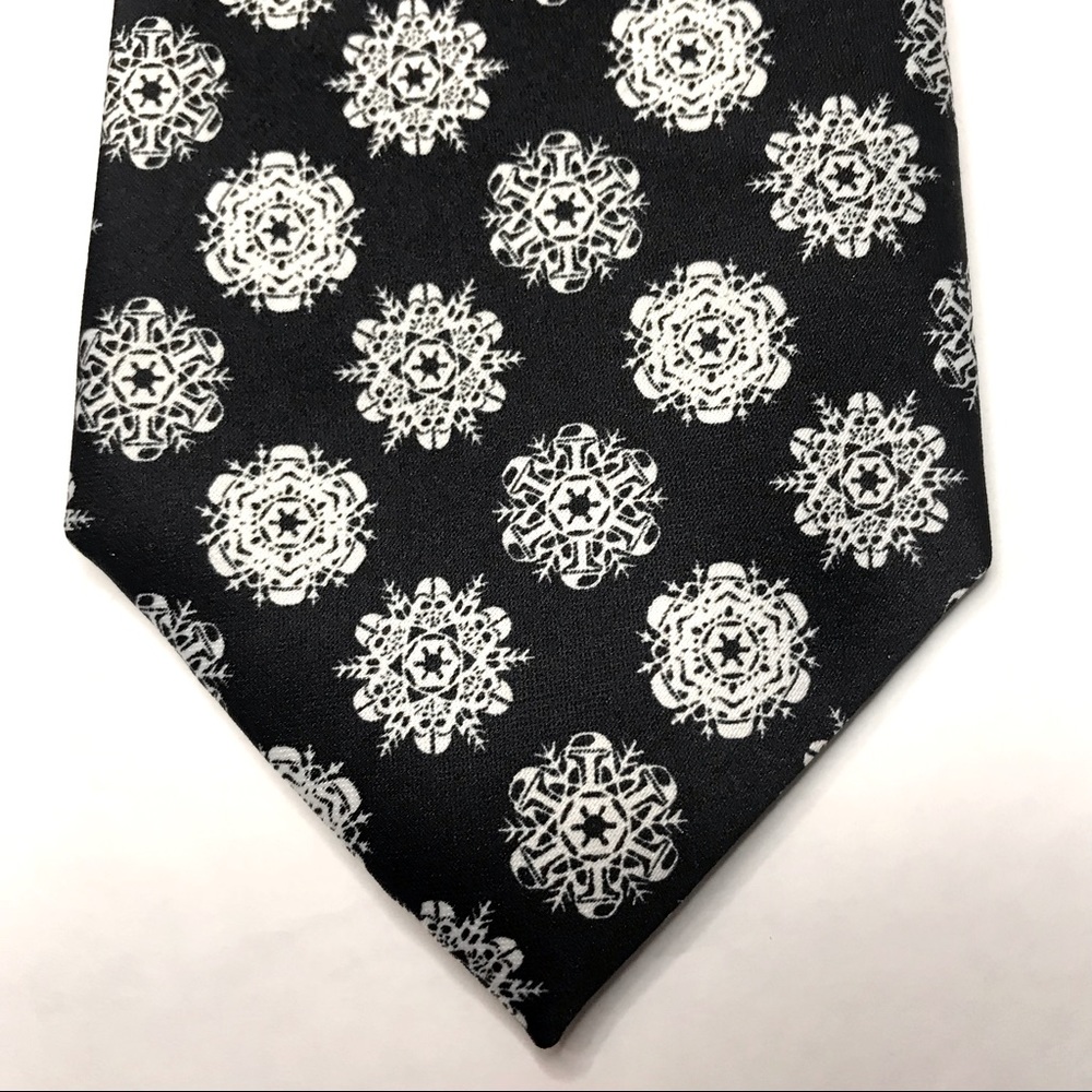 Star Wars snowflake tie.